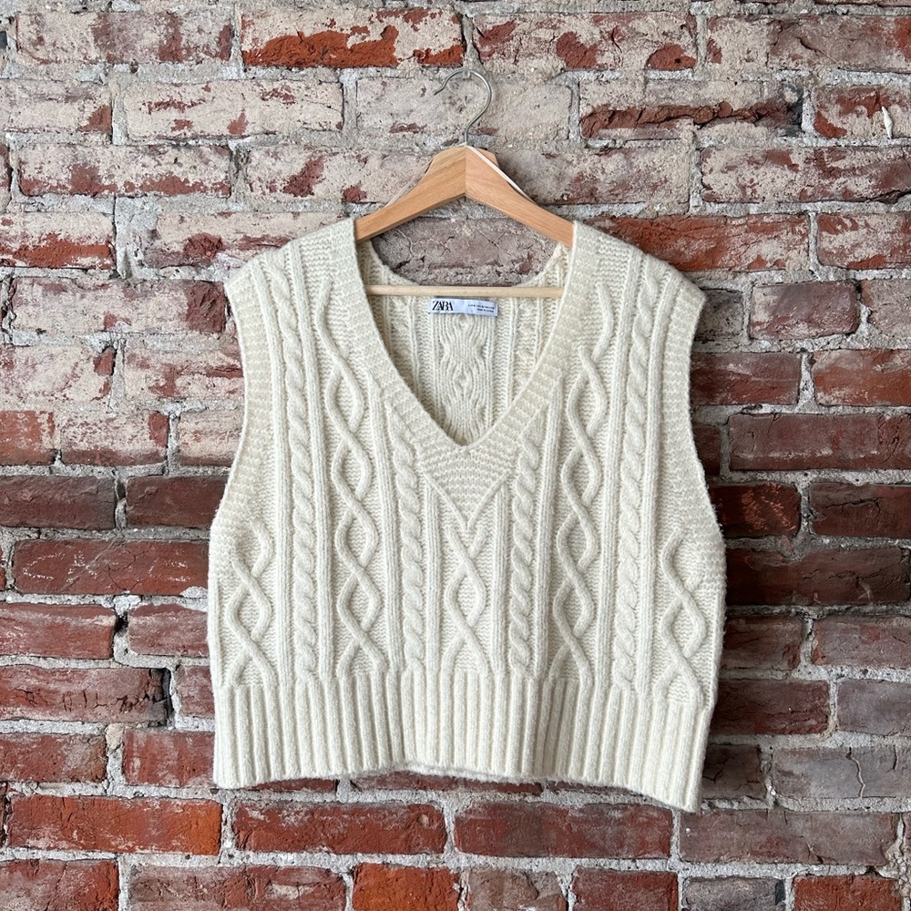 Zara cream cable knit sweater vest, size M